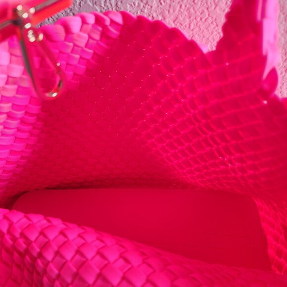 Ahdorned Lily Woven Neoprene Tote Crossbody with Pouch - Neon Pink - NWT - Picture 6 of 10